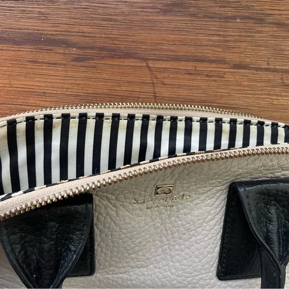 KATE SPADE Two-Tone Black and Grey Leather Medium Handbag with Removable Strap - Picture 12 of 15